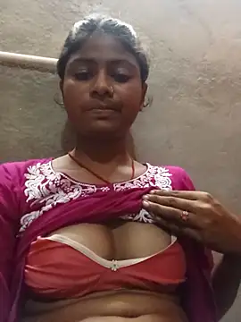 Snapshot of mahika_Sharma chatting on 07/30/26, 12:04 mahika Sharma online show from 07/30/26, 12:04
