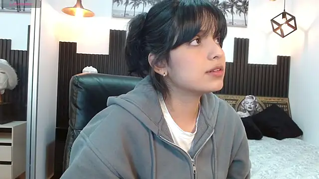 Snapshot of yurii_petite chatting on 07/15/26, 12:01 yurii petite online show from 07/15/26, 12:01
