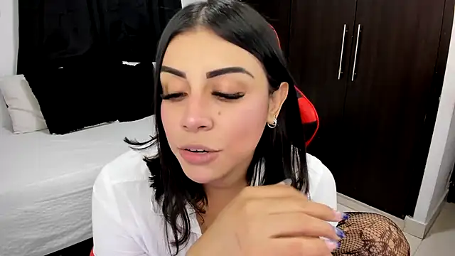 Snapshot of lucy007_ chatting on 09/24/25, 11:21 lucy007 online show from 09/24/25, 11:21