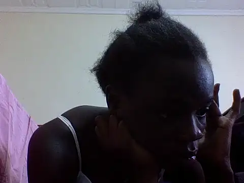 Snapshot of essyqueenk chatting on 07/14/26, 09:36 essyqueenk online show from 07/14/26, 09:36