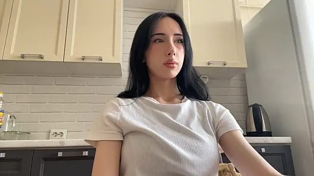 Snapshot of IsabellaQiueen chatting on 07/18/26, 01:30 IsabellaQiueen online show from 07/18/26, 01:30