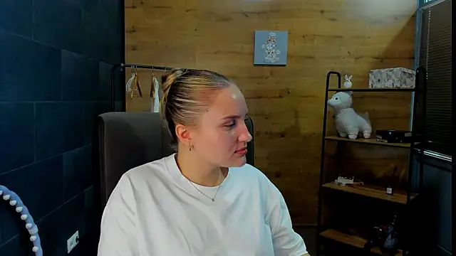 AnaaHunter online show from 07/23/26, 01:08