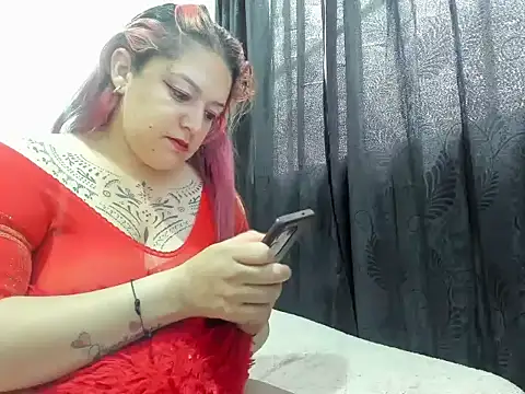 Snapshot of julymature chatting on 07/15/26, 01:40 julymature online show from 07/15/26, 01:40
