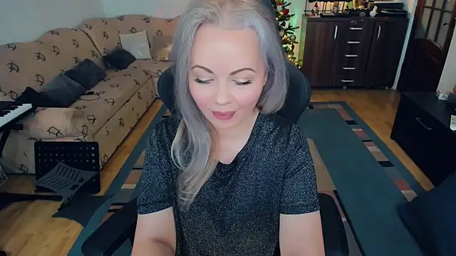 WhitneyLynn online show from 01/04/25, 07:34