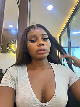 prettyannabella   online show from 07/21/26, 11:11