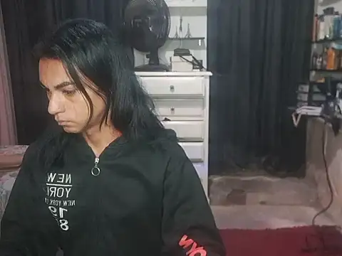 Snapshot of Aryannagutierrez chatting on 07/15/26, 12:50 Aryannagutierrez online show from 07/15/26, 12:50