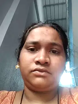 Snapshot of RiyaHot chatting on 07/16/26, 01:24 RiyaHot online show from 07/16/26, 01:24
