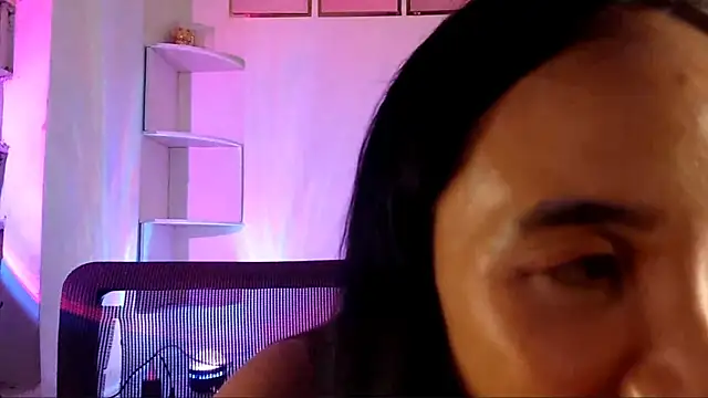 Snapshot of Angela_quen chatting on 07/15/26, 11:50 Angela quen online show from 07/15/26, 11:50