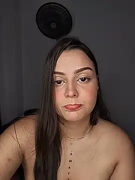Snapshot of Emma_Rose__ chatting on 07/16/26, 02:41 Emma Rose online show from 07/16/26, 02:41