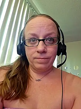 Snapshot of XxMs_StarzxX chatting on 04/14/26, 10:04 XxMs StarzxX online show from 04/14/26, 10:04