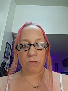 Snapshot of XxMs_StarzxX chatting on 06/23/26, 01:14 XxMs StarzxX online show from 06/23/26, 01:14