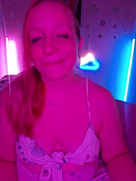 Snapshot of XxMs_StarzxX chatting on 06/16/26, 02:22 XxMs StarzxX online show from 06/16/26, 02:22