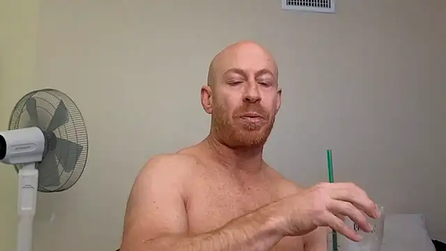 Snapshot of brotein369 chatting on 02/17/26, 08:39 brotein369 online show from 02/17/26, 08:39