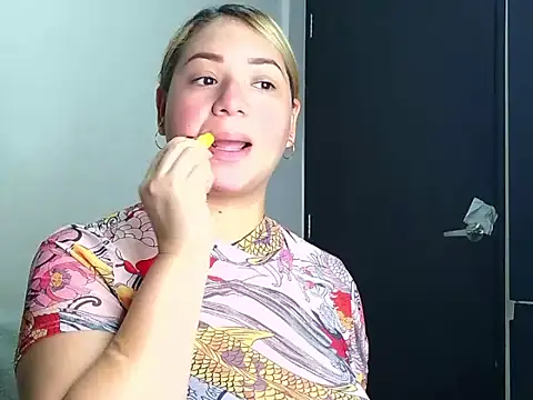 curvynaturalx online show from 07/16/26, 03:53