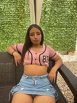 EstrellaGlow Pink online show from 07/17/26, 06:16