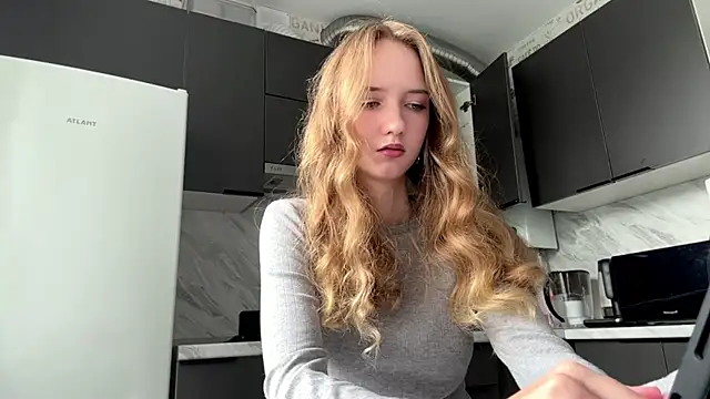 Snapshot of LuiseFurbeck chatting on 07/20/26, 10:39 LuiseFurbeck online show from 07/20/26, 10:39