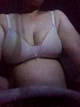 Snapshot of Jenny-rose chatting on 07/18/26, 03:09 Jenny-rose online show from 07/18/26, 03:09