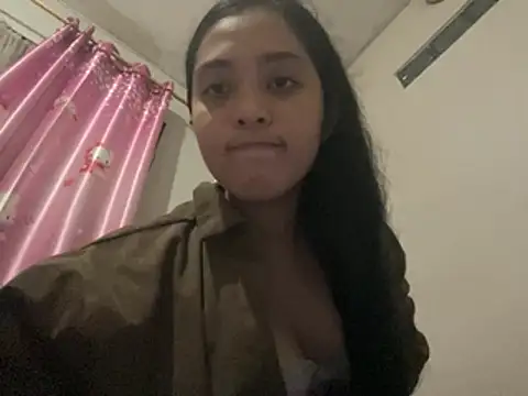 Snapshot of hazelnuties chatting on 07/17/26, 01:52 hazelnuties online show from 07/17/26, 01:52