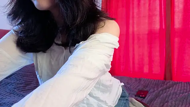 Snapshot of Mira_Rin chatting on 07/27/26, 08:54 Mira Rin online show from 07/27/26, 08:54