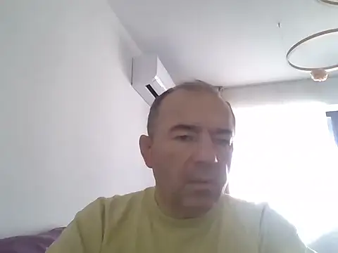 Snapshot of gabriel9_ chatting on 04/23/26, 01:46 gabriel9 online show from 04/23/26, 01:46