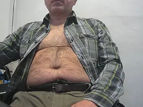 Snapshot of gabriel9_ chatting on 05/07/26, 08:28 gabriel9 online show from 05/07/26, 08:28