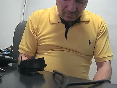 Snapshot of gabriel9_ chatting on 05/15/26, 11:19 gabriel9 online show from 05/15/26, 11:19