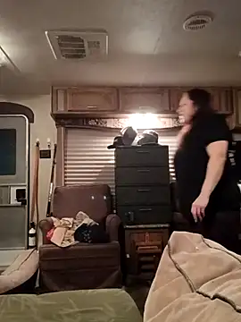 Snapshot of gagginglady chatting on 07/19/26, 05:27 gagginglady online show from 07/19/26, 05:27