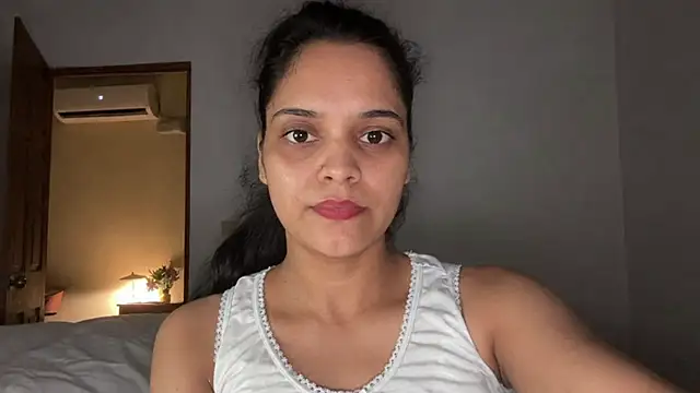 Snapshot of surili-294 chatting on 07/19/26, 03:15 surili-294 online show from 07/19/26, 03:15
