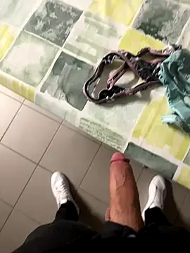 swissboy22 online show from 10/22/25, 02:05