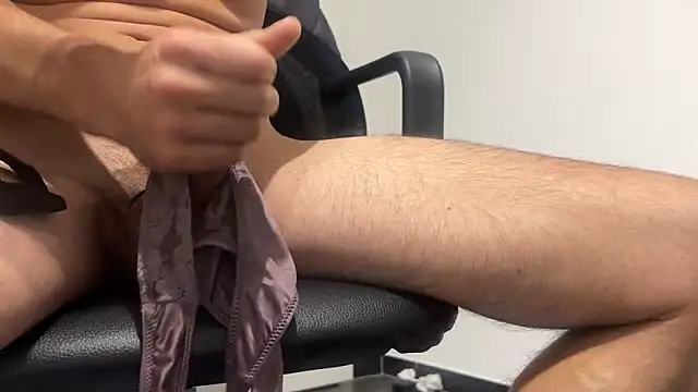 swissboy22 online show from 10/21/25, 08:14