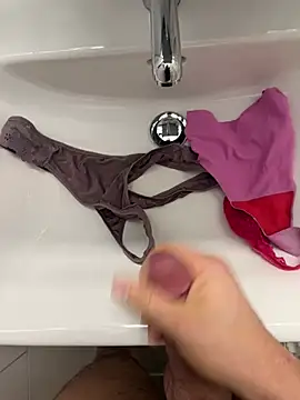 swissboy22 online show from 02/01/26, 09:51