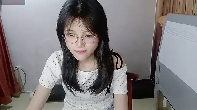 Snapshot of Tinley-vv chatting on 07/19/26, 08:56 Tinley-vv online show from 07/19/26, 08:56