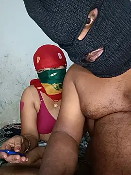 Miss cute couple online show from 08/05/26, 04:34