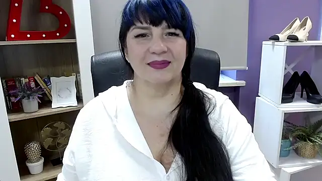Snapshot of velvet_gloria chatting on 07/21/26, 06:15 velvet gloria online show from 07/21/26, 06:15
