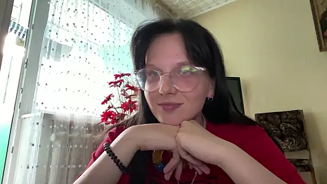 Snapshot of HeatherMiley chatting on 07/21/26, 09:21 HeatherMiley online show from 07/21/26, 09:21