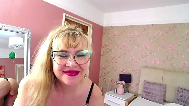 Snapshot of MatureMariah chatting on 02/28/25, 03:59 MatureMariah online show from 02/28/25, 03:59