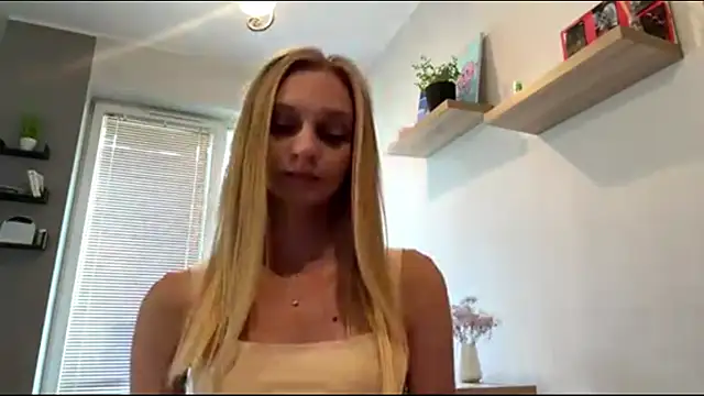 Snapshot of Lifeof_blonde chatting on 07/24/26, 05:09 Lifeof blonde online show from 07/24/26, 05:09