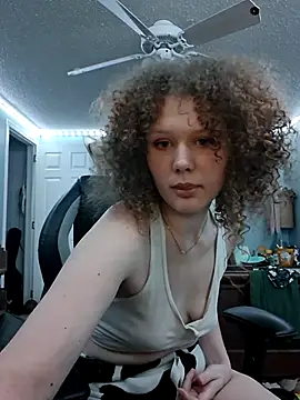Snapshot of MaddieBoo1 chatting on 07/22/26, 03:08 MaddieBoo1 online show from 07/22/26, 03:08