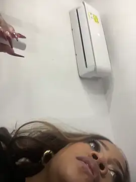 riri brunnete online show from 02/27/26, 04:23