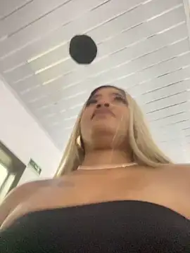 riri brunnete online show from 04/01/26, 04:03