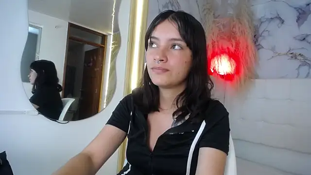 Snapshot of nahomy_paris chatting on 07/24/26, 12:56 nahomy paris online show from 07/24/26, 12:56