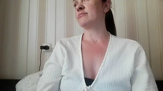 Snapshot of AbigailBlue chatting on 08/02/26, 10:57 AbigailBlue online show from 08/02/26, 10:57
