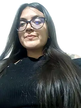 Snapshot of CarolineHot_04 chatting on 07/25/26, 12:40 CarolineHot 04 online show from 07/25/26, 12:40