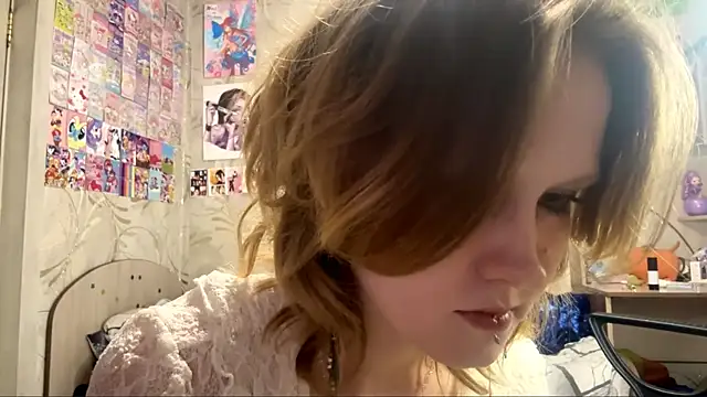 Snapshot of JosephineBulmer chatting on 07/23/26, 04:25 JosephineBulmer online show from 07/23/26, 04:25