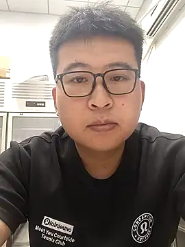 Snapshot of Qiqimowang chatting on 07/23/26, 10:34 Qiqimowang online show from 07/23/26, 10:34