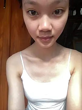 Snapshot of Li-Li12 chatting on 07/23/26, 10:23 Li-Li12 online show from 07/23/26, 10:23