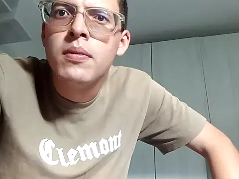Mougly 426 online show from 07/24/26, 04:36