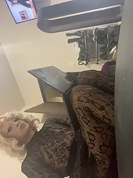 xtinasissy online show from 08/09/26, 06:08