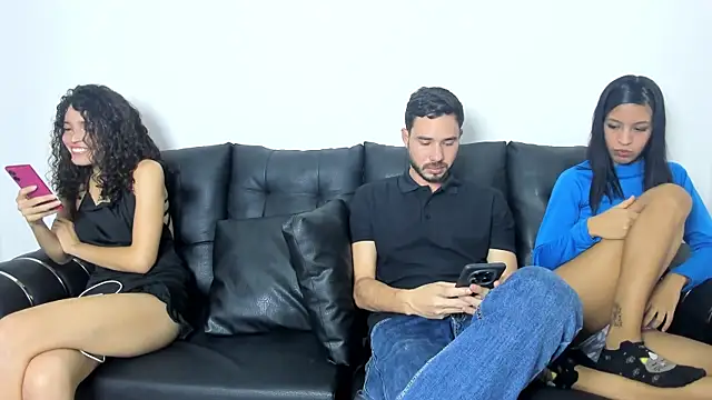 Royal Threesome18 online show from 07/24/26, 02:51