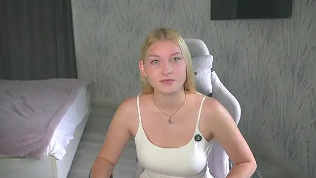 Snapshot of WilleneVanskiver chatting on 07/26/26, 05:47 WilleneVanskiver online show from 07/26/26, 05:47